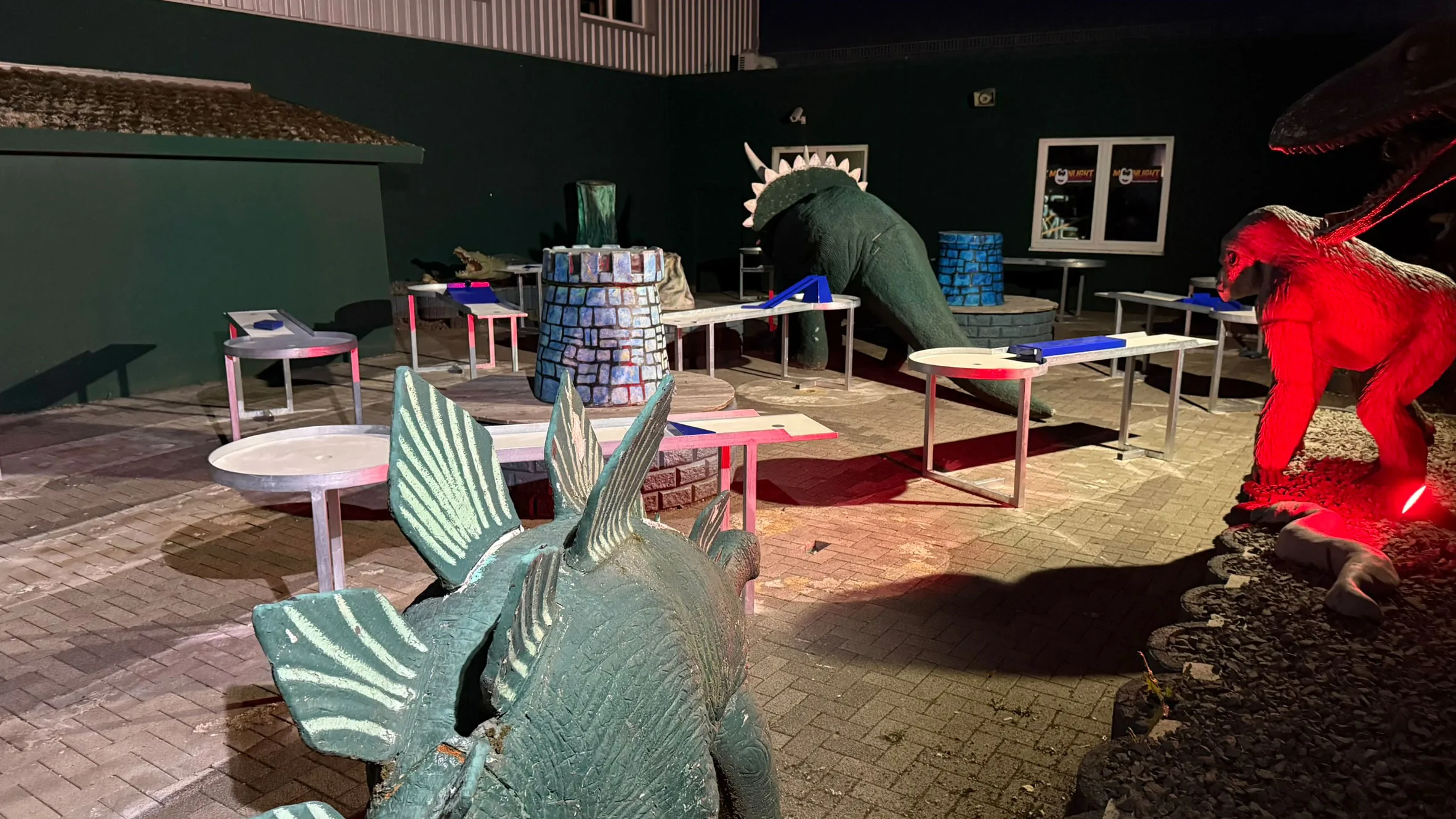 Pit-Pat im Moonlight Minigolf